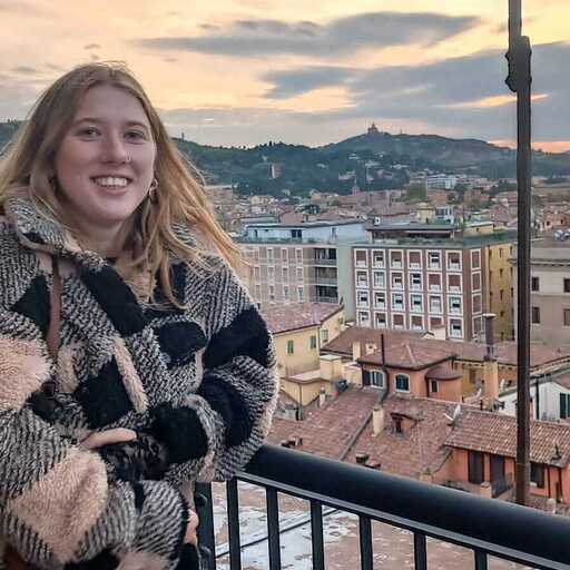 Photo of Hannah Algar