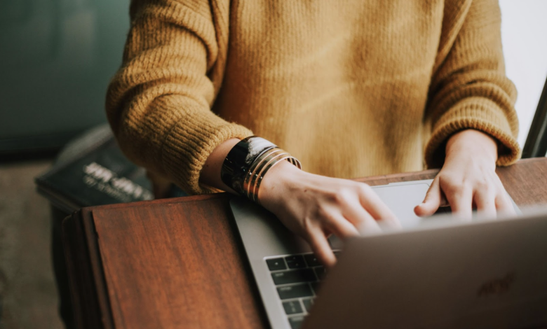 10 AI Tools That Make Your Writing Sound More Human
